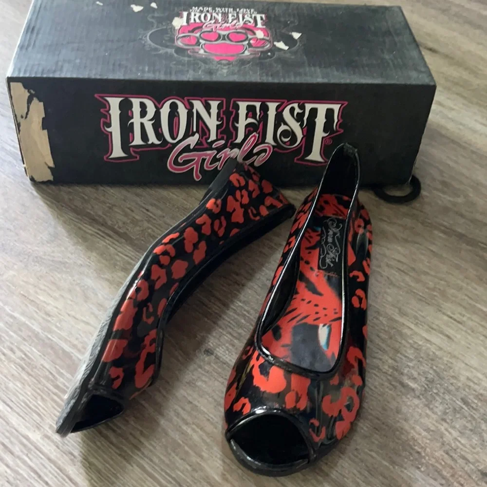 Iron Fist Girls Raw Power Peep Tow Flats Size 5